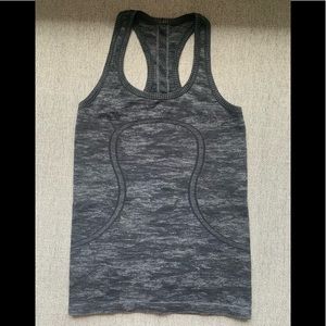 Lululemon size 4 camo tank